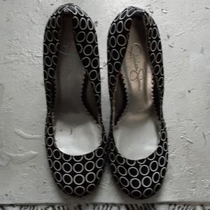 Jessica Simpson, Size 8, Heels